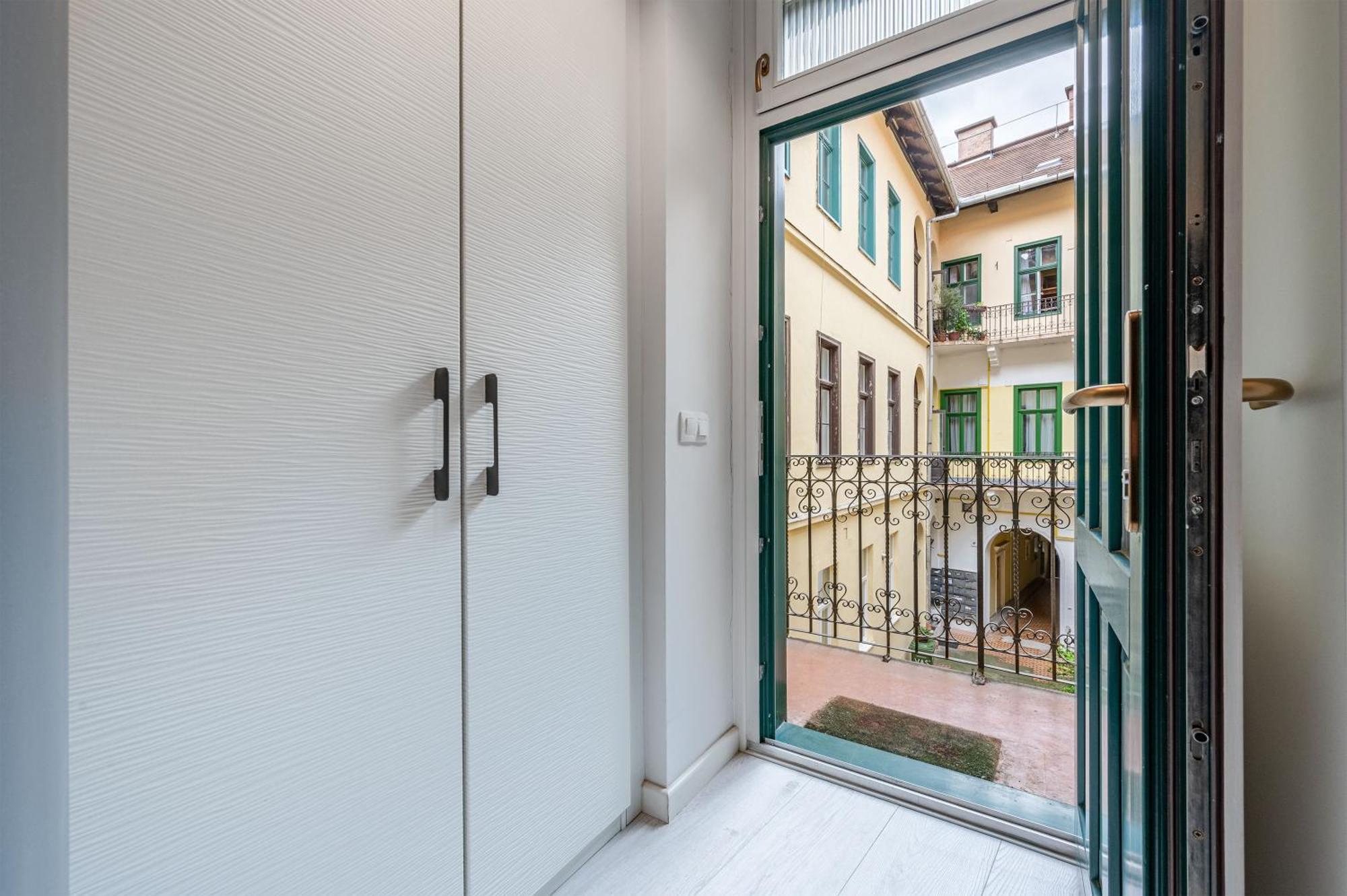 District 6Th Sense Apartment Budapest Exterior photo