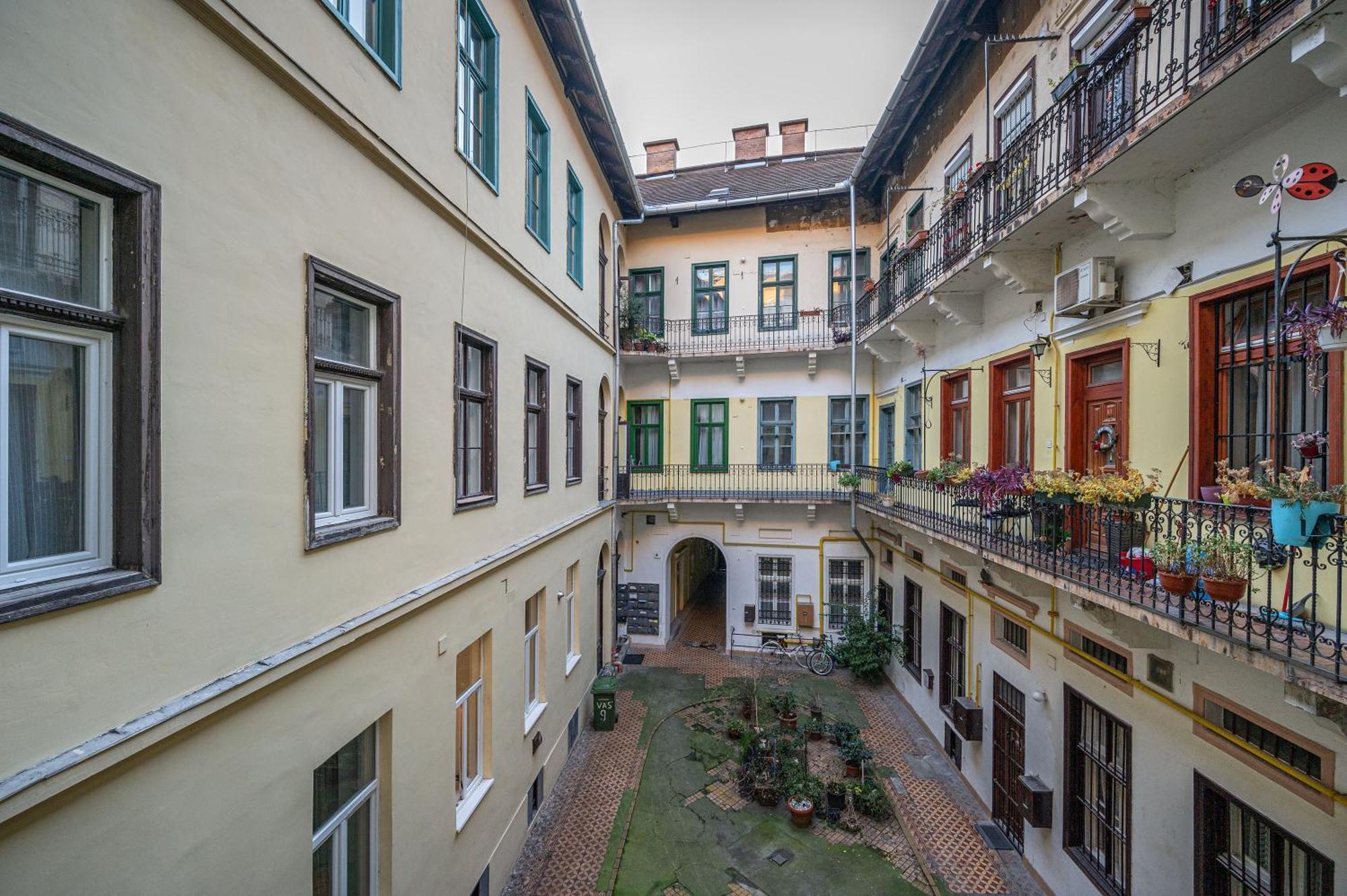 District 6Th Sense Apartment Budapest Exterior photo